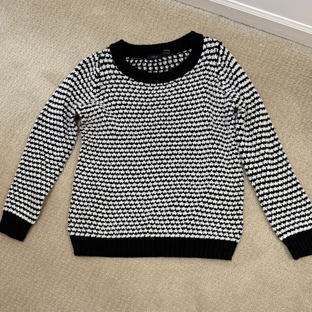 RDI Monochrome Knit Sweater